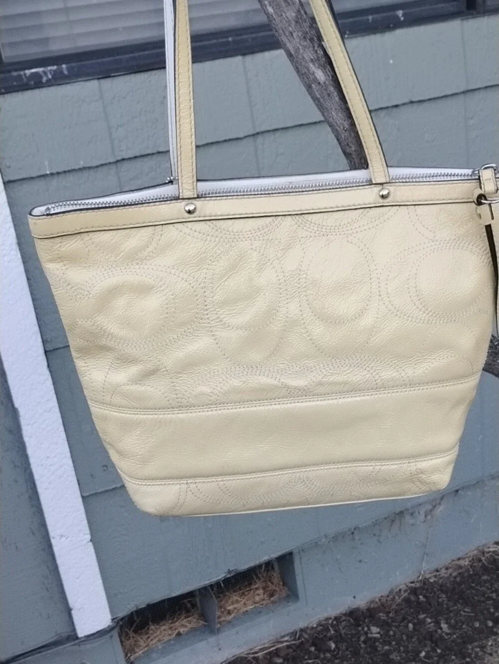 COACH Pale Yellow Leather Tote with Signature Medallion - Picture 4 of 6